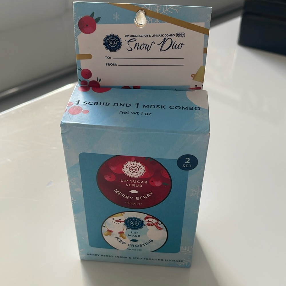 Woolzies Set of Merry Berry Lip Sugar Scrub & Iced Frosting Lip Mask Gift Set
